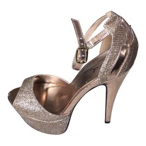 Qupid Platform Stiletto Heels Gold Glitter Woman’s Sparkly Heels size 7 EUC